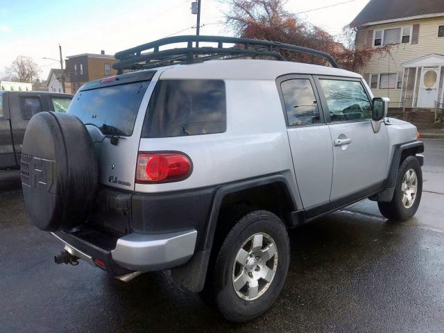 JTEBU11F770070803 - 2007 TOYOTA FJ CRUISER SILVER photo 5