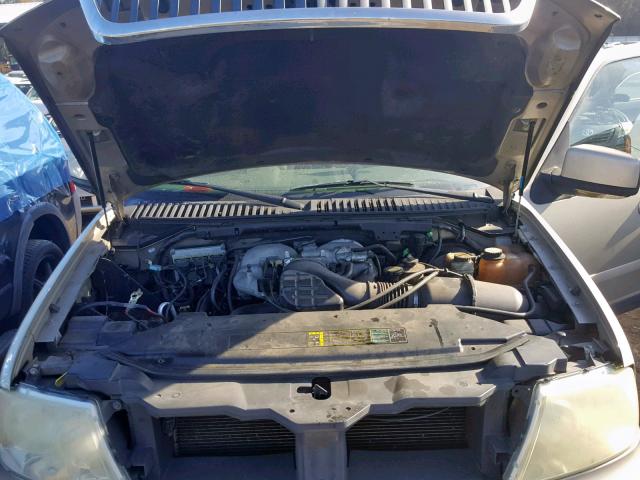 5LMFU27R44LJ14417 - 2004 LINCOLN NAVIGATOR 米色 照片 7