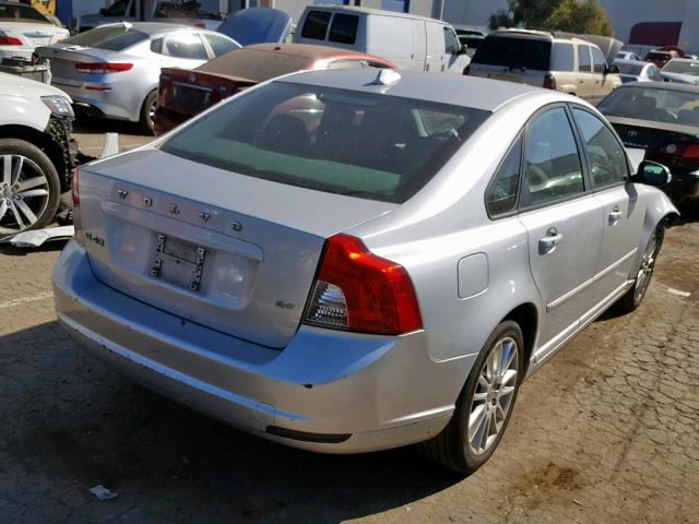 YV1390MS5A2493835 - 2010 VOLVO S40 2.4I SILVER photo 4