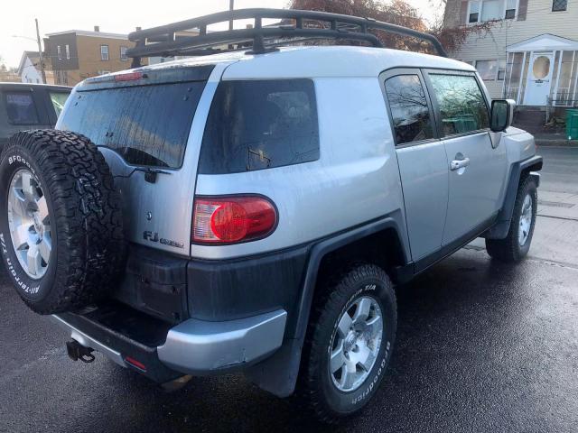 JTEBU11F970079342 - 2007 TOYOTA FJ CRUISER SILVER photo 5