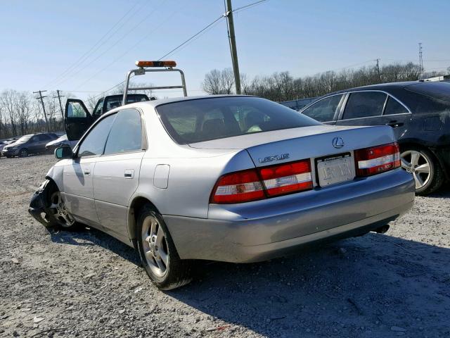 JT8BF28G115110336 - 2001 LEXUS ES 300 SILVER photo 3