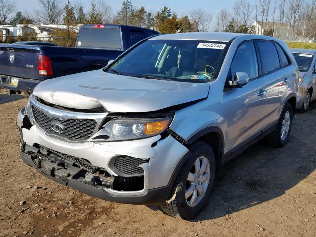 5XYKTCA1XBG168072 - 2011 KIA SORENTO BA SILVER photo 2