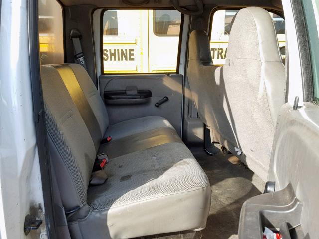 1FDAW56P26EA18544 - 2006 FORD F550 SUPER WHITE photo 6