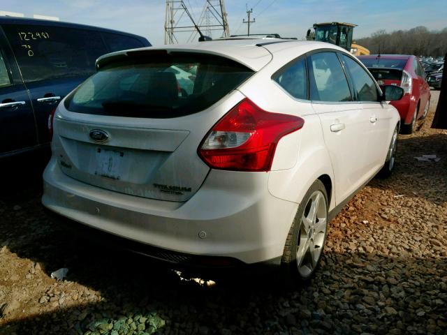 1FAHP3N22CL381207 - 2012 FORD FOCUS TITA WHITE photo 4