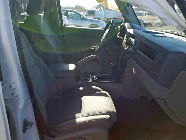 1J8HG48KX7C697688 - 2007 JEEP COMMANDER WHITE photo 5