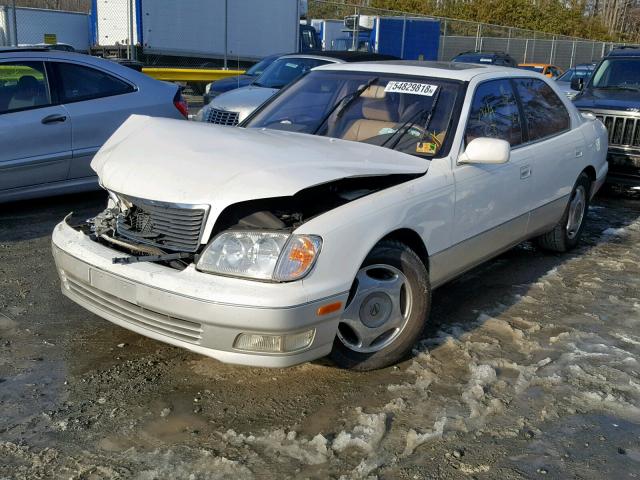 JT8BH28F3W0126012 - 1998 LEXUS LS 400 WHITE photo 2