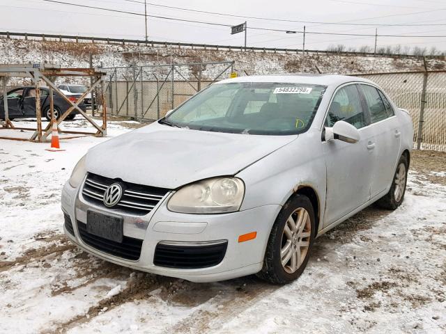 3VWEG81K27M063363 - 2007 VOLKSWAGEN JETTA WOLF SILVER photo 2