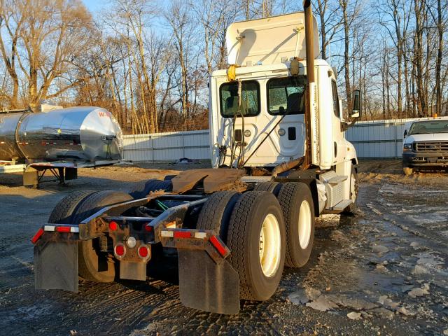 1FUJGEDV0CSBM1304 - 2012 FREIGHTLINER CASCADIA 1 WHITE photo 4