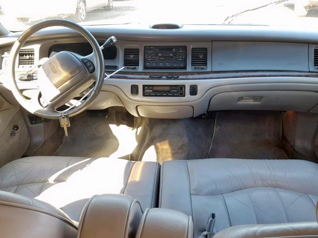 1LNLM81W6VY683409 - 1997 LINCOLN TOWN CAR E SILVER photo 9