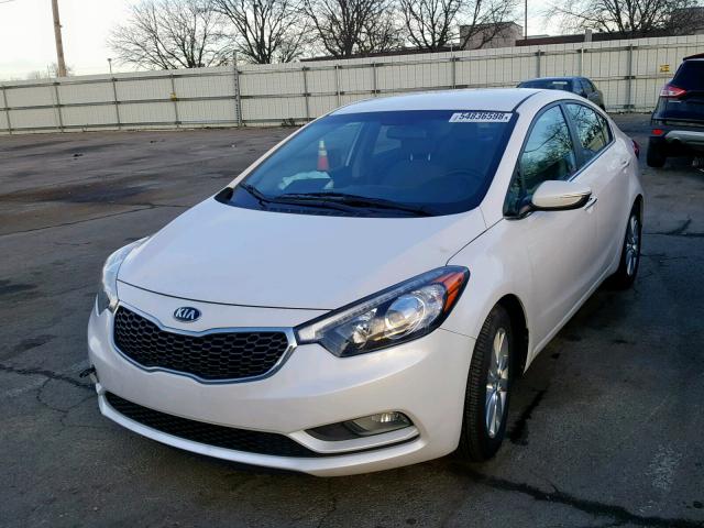 KNAFX4A80F5359844 - 2015 KIA FORTE EX WHITE photo 2