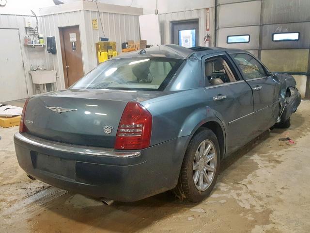 2C3JA63H45H104424 - 2005 CHRYSLER 300C BLUE photo 4