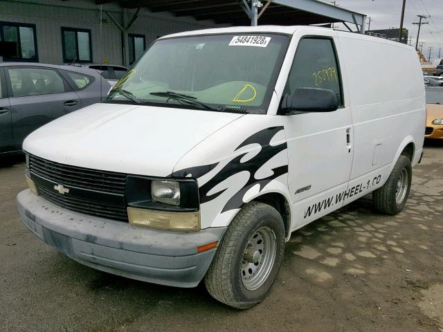 1GCDM19X32B148839 - 2002 CHEVROLET ASTRO WHITE photo 2