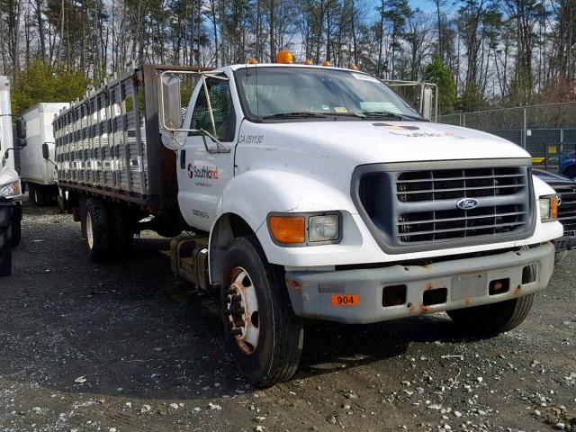 3FDNF65A1YMA25096 - 2000 FORD F650 SUPER WHITE photo 1