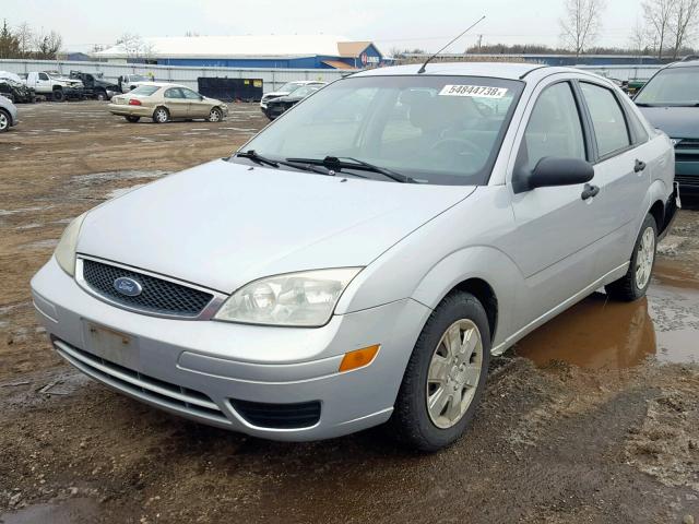 1FAFP34N37W213003 - 2007 FORD FOCUS ZX4 SILVER photo 2