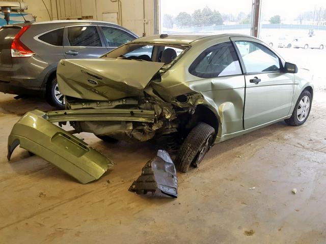 1FAHP32N78W274433 - 2008 FORD FOCUS S/SE GREEN photo 4