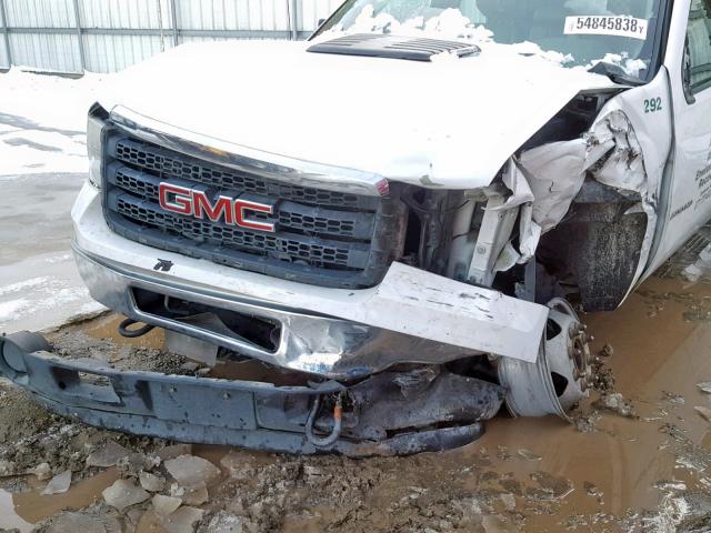 1GD412CL4BF175993 - 2011 GMC SIERRA C35 WHITE photo 9