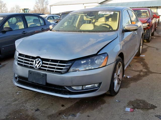 1VWBN7A3XDC098273 - 2013 VOLKSWAGEN PASSAT SE SILVER photo 2