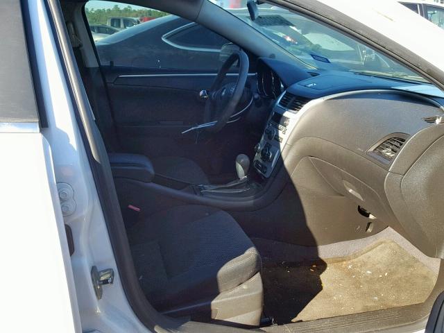 1G1ZC5E06AF187496 - 2010 CHEVROLET MALIBU 1LT თეთრი ფოტო 5