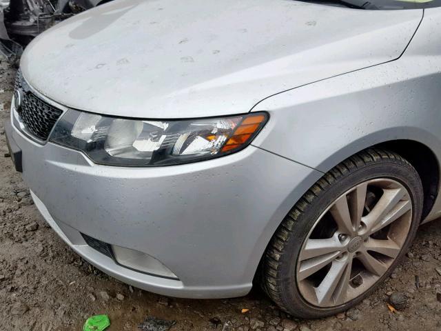 KNAFW5A30C5640793 - 2012 KIA FORTE SX SILVER photo 9