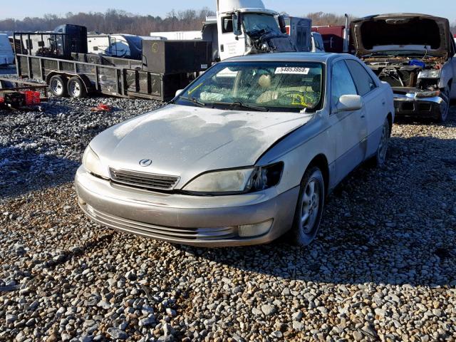 JT8BF22G2V5000426 - 1997 LEXUS ES 300 TAN photo 2