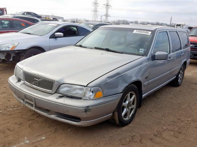 YV1LW5677W2493826 - 1998 VOLVO V70 GLT GRAY photo 2