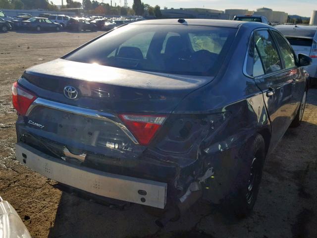 4T1BD1FKXFU176417 - 2015 TOYOTA CAMRY HYBR BLUE photo 4