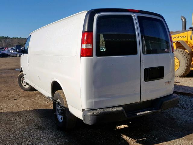 1GTHG39U851253896 - 2005 GMC SAVANA G35 WHITE photo 3