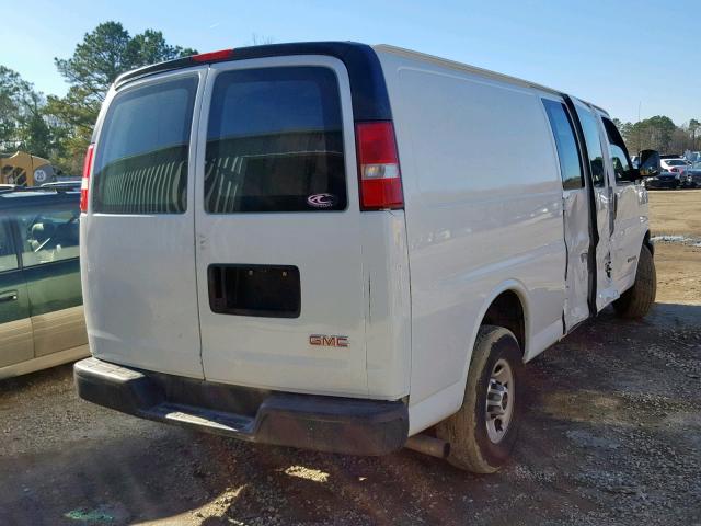 1GTHG39U851253896 - 2005 GMC SAVANA G35 WHITE photo 4