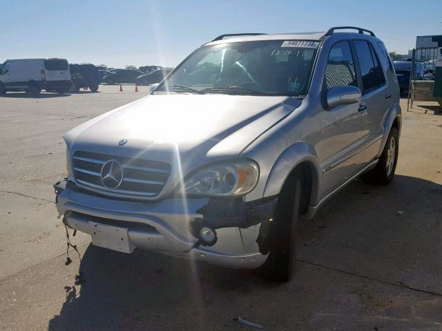 4JGAB75E43A406269 - 2003 MERCEDES-BENZ ML 500 SILVER photo 2