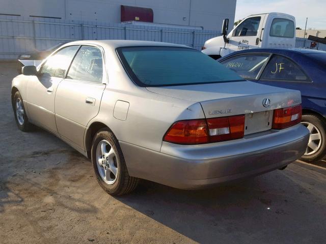 JT8BF28G4W5026695 - 1998 LEXUS ES 300 TAN photo 3