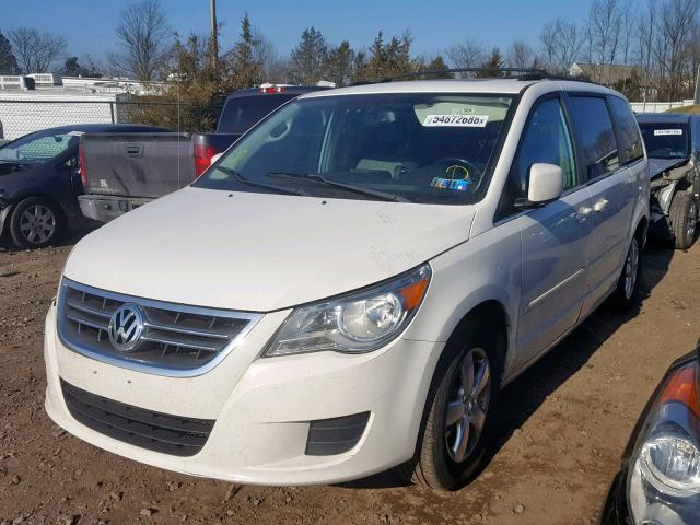 2V8HW34179R554603 - 2009 VOLKSWAGEN ROUTAN SE WHITE photo 2