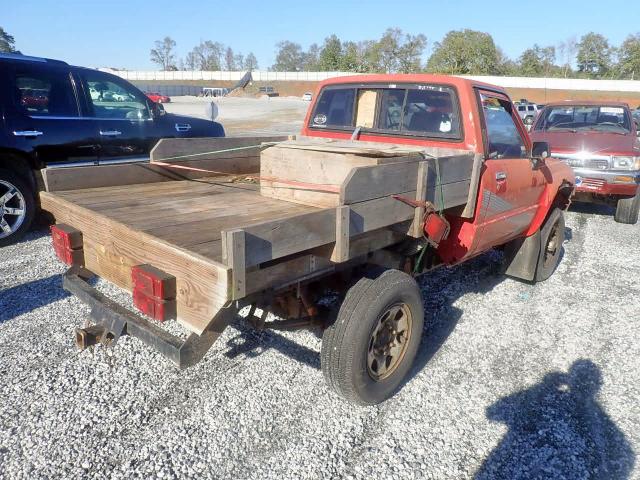 JT4RN63A7J8008745 - 1988 TOYOTA PICKUP RN6 RED photo 4