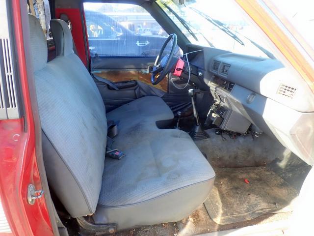 JT4RN63A7J8008745 - 1988 TOYOTA PICKUP RN6 RED photo 5