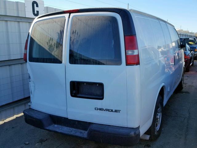 1GCEG15X031107884 - 2003 CHEVROLET EXPRESS G1 WHITE photo 4