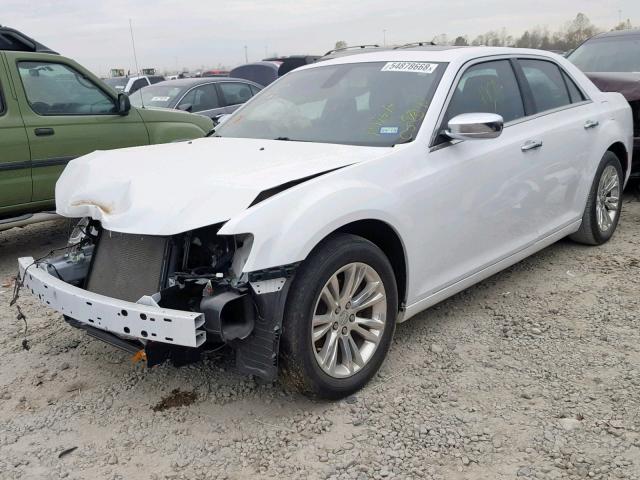 2C3CCAEG7HH564370 - 2017 CHRYSLER 300C WHITE photo 2