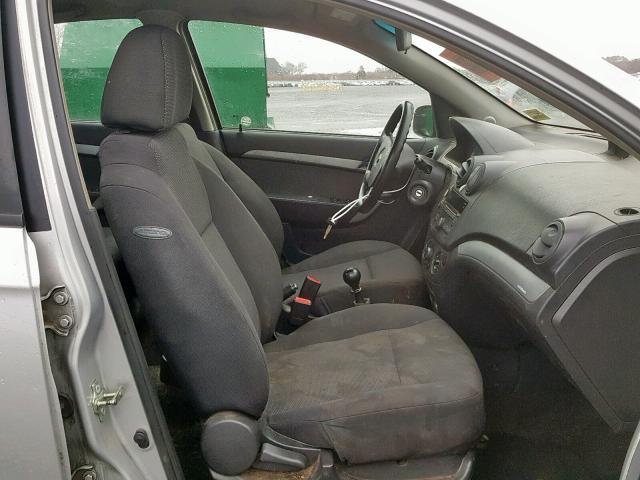KL1TD5DE5AB119826 - 2010 CHEVROLET AVEO LS SILVER photo 5
