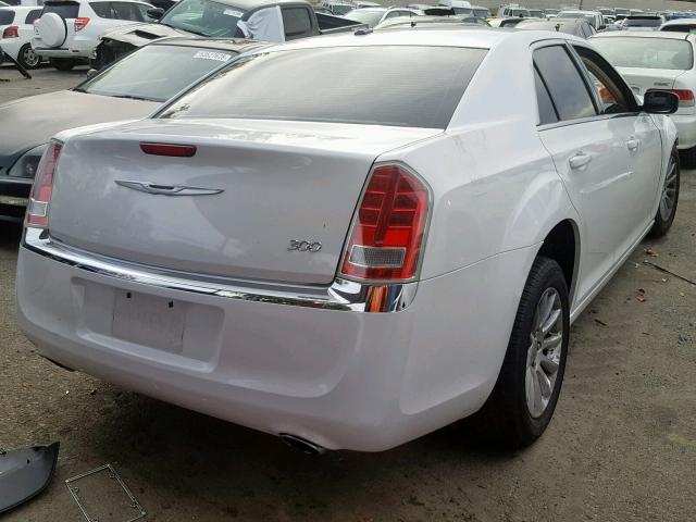 2C3CCAAG1DH687808 - 2013 CHRYSLER 300 WHITE photo 4