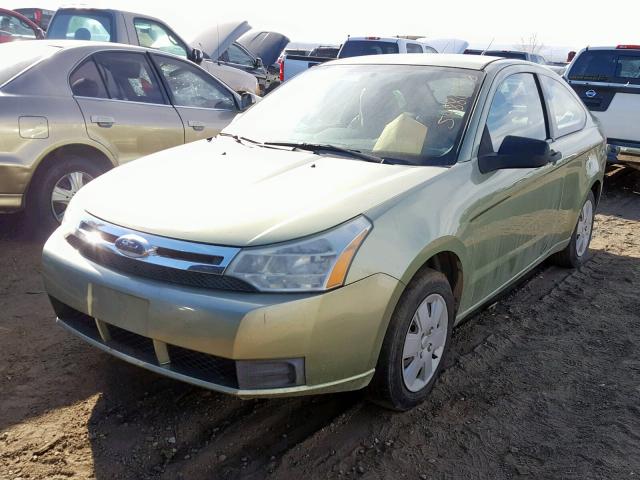 1FAHP32N78W256935 - 2008 FORD FOCUS S/SE GREEN photo 2