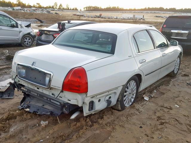 1LNHM83W94Y612464 - 2004 LINCOLN TOWN CAR U WHITE photo 4