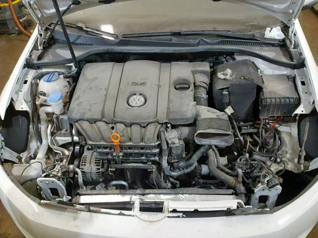 WVWAB7AJXDW051734 - 2013 VOLKSWAGEN GOLF 白色 照片 7