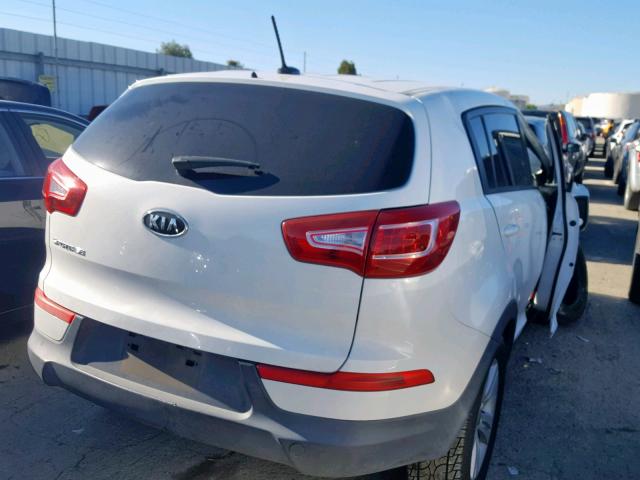 KNDPB3A20C7274854 - 2012 KIA SPORTAGE B WHITE photo 4