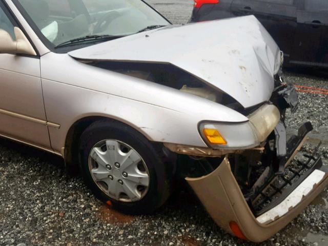 1NXBB02E7VZ654646 - 1997 TOYOTA COROLLA DX GOLD photo 9