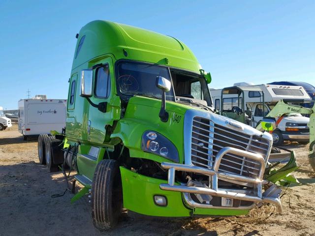 3AKJGLDR8HSJC8399 - 2017 FREIGHTLINER CASCADIA 1 GREEN photo 1