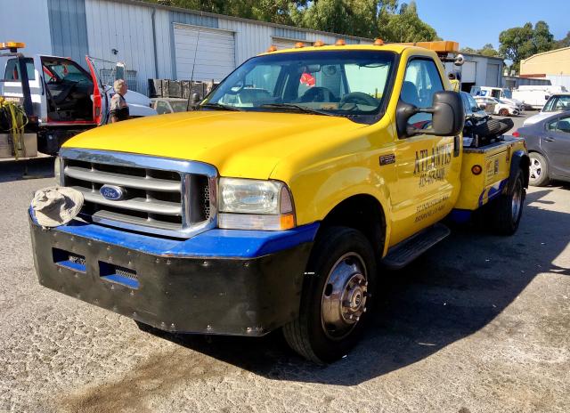 1FDAF56F82EB75903 - 2002 FORD F550 SUPER YELLOW photo 2