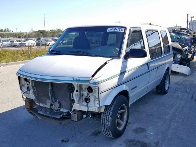 1GDDM19W0WB502826 - 1998 GMC SAFARI XT WHITE photo 2