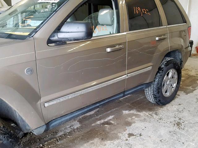 1J4HR58215C644537 - 2005 JEEP GRAND CHER GOLD photo 9