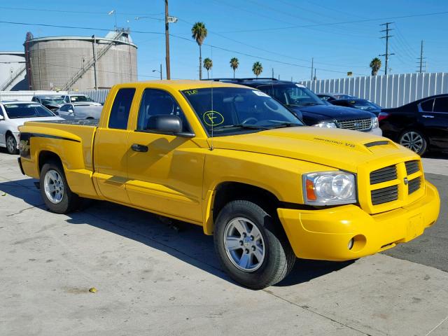 1D7HW42J66S709386 - 2006 DODGE DAKOTA SLT YELLOW photo 1