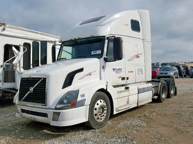 4V4NC9GH46N418106 - 2006 VOLVO VN VNL WHITE photo 2