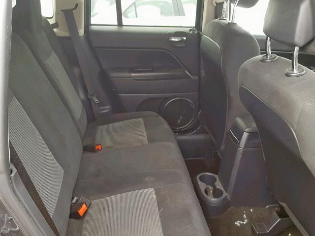 1C4NJCBA8GD512683 - 2016 JEEP COMPASS SP 灰色 照片 6