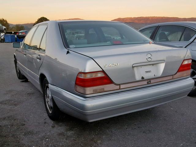 WDBGA43G8WA388088 - 1998 MERCEDES-BENZ S 420 SILVER photo 3